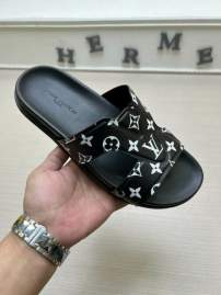 Picture of Louis Vuitton Slippers _SKULVsz38-45mnf05161311